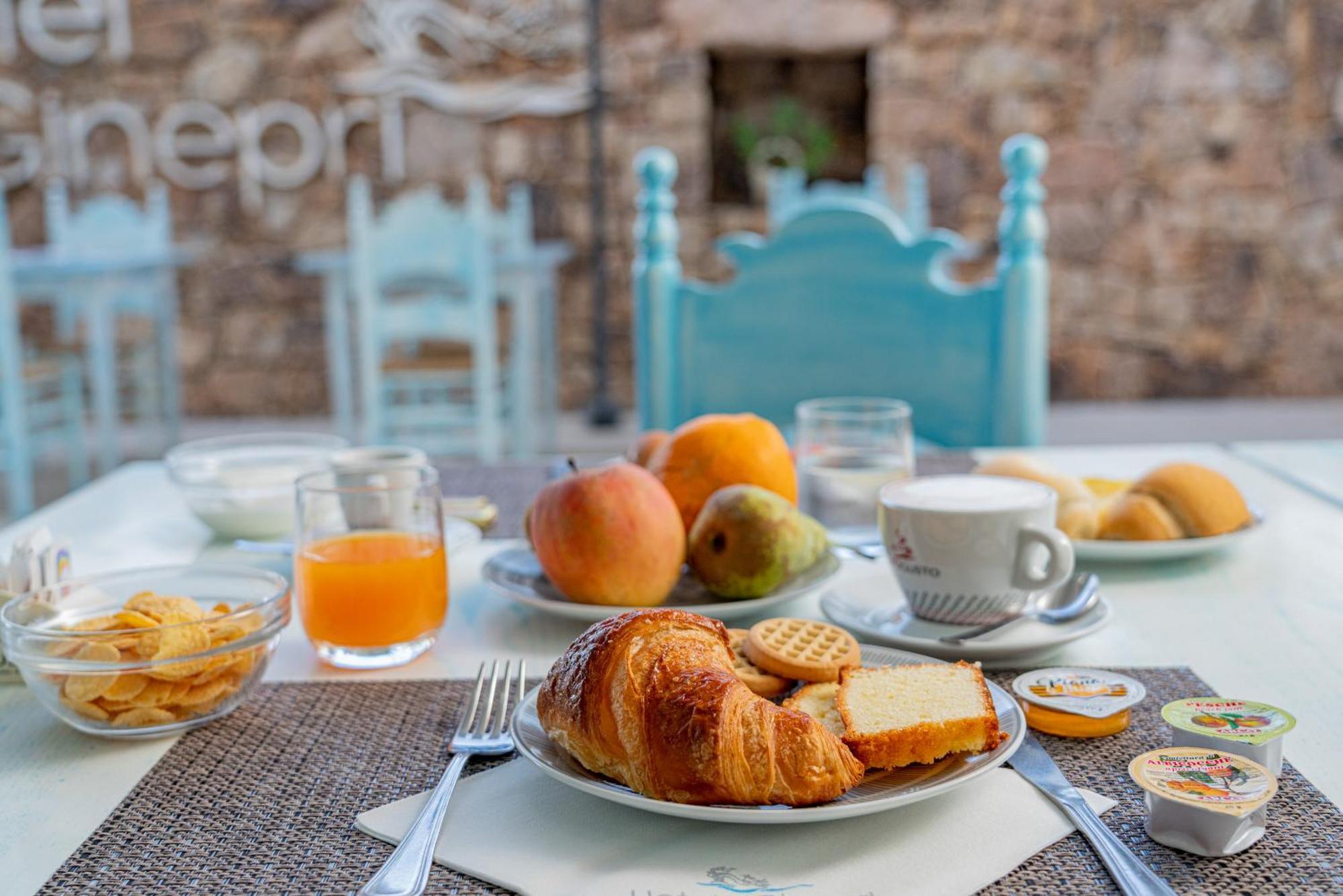 I Ginepri Hotel Cala Gonone Luaran gambar