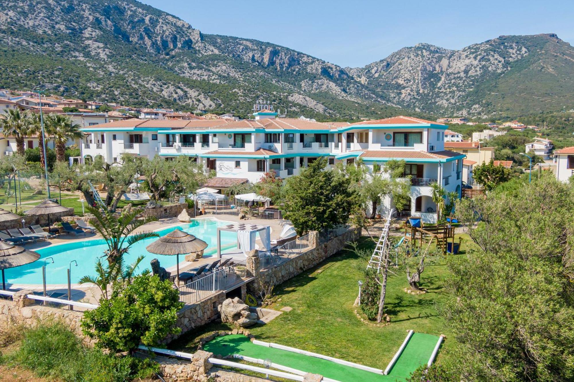 I Ginepri Hotel Cala Gonone Luaran gambar